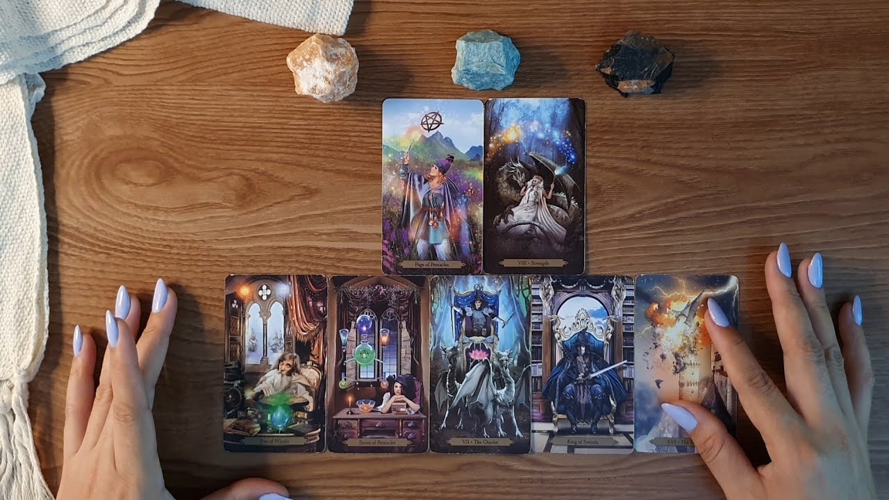 O QUE ELE(A) SENTE POR VOCÊ HOJE? | Tarot