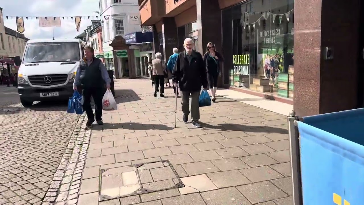 A Walk in Dumfries - (Scotland) Town Centre