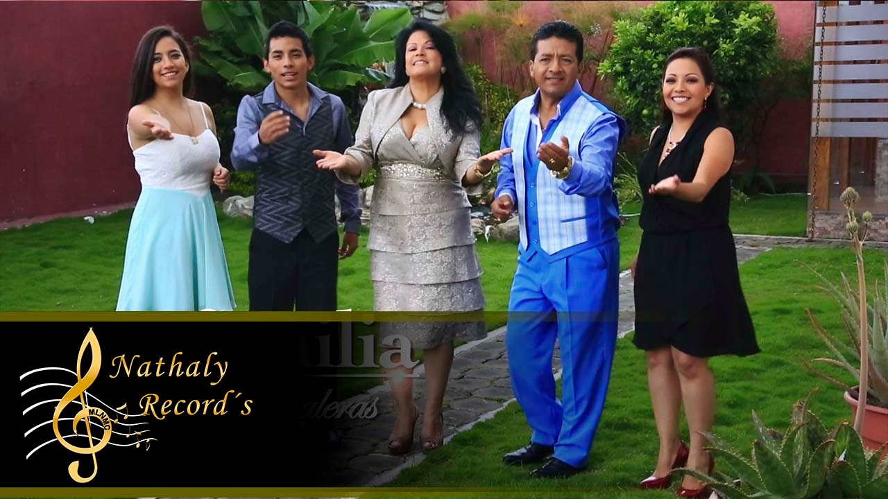 En Familia-Maximo Escaleras y su Dinastia - (Video Oficial)