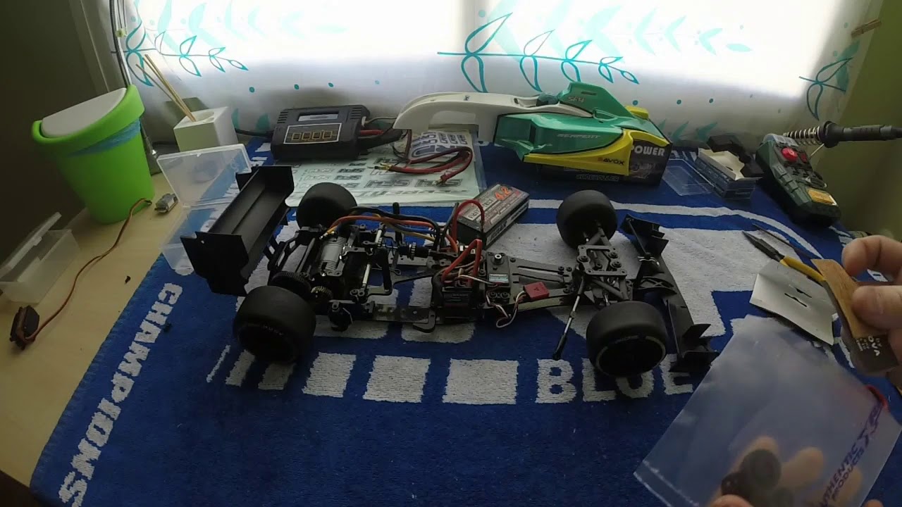 sustitución del servo e instalacion de salva servos en el serpent sf4
