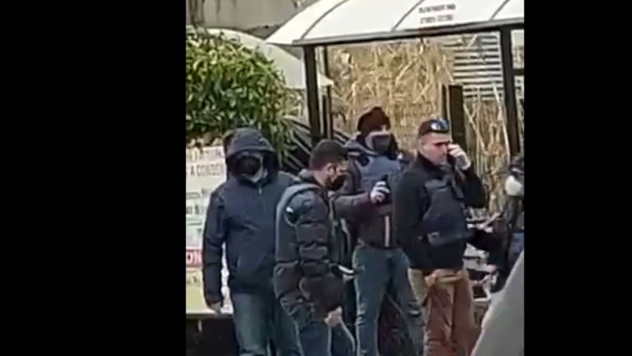 Raffadali, poliziotto spara e uccide il figlio in piazza: arrestato