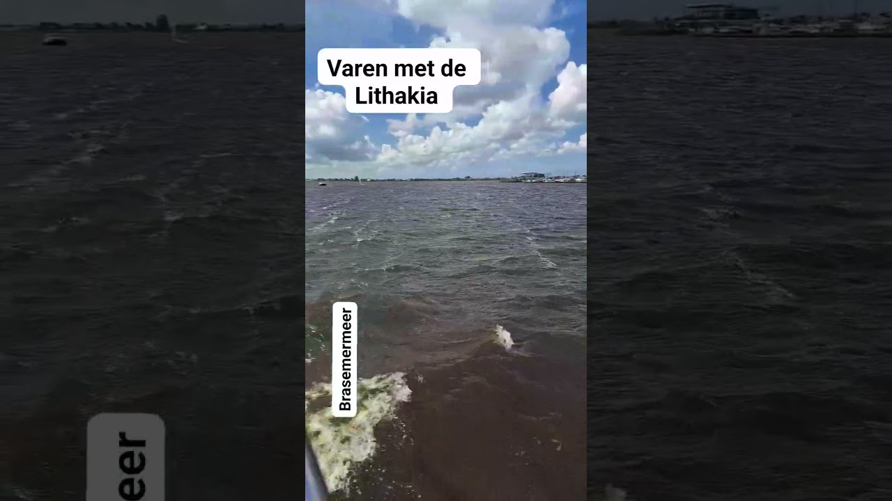 We Varen met de Lithakia over het Braassemermeer.  