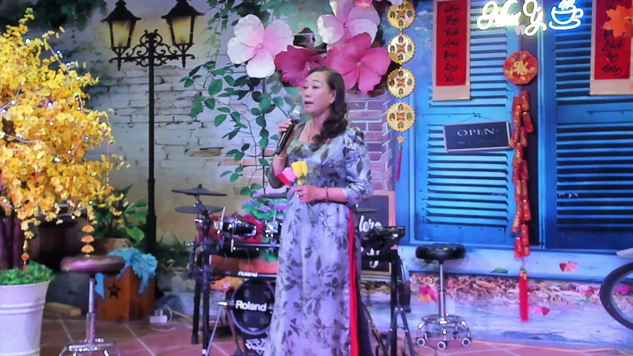 Chiều mưa phi trường  - Sáng tác: Tùng Châu & Nhật Ngân - Trình bày: Phương Lê