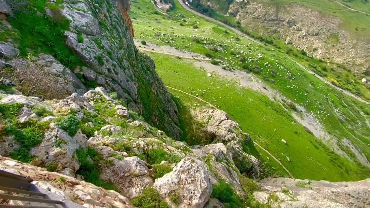 One minute Israel; Mount Arbel - Gallilee