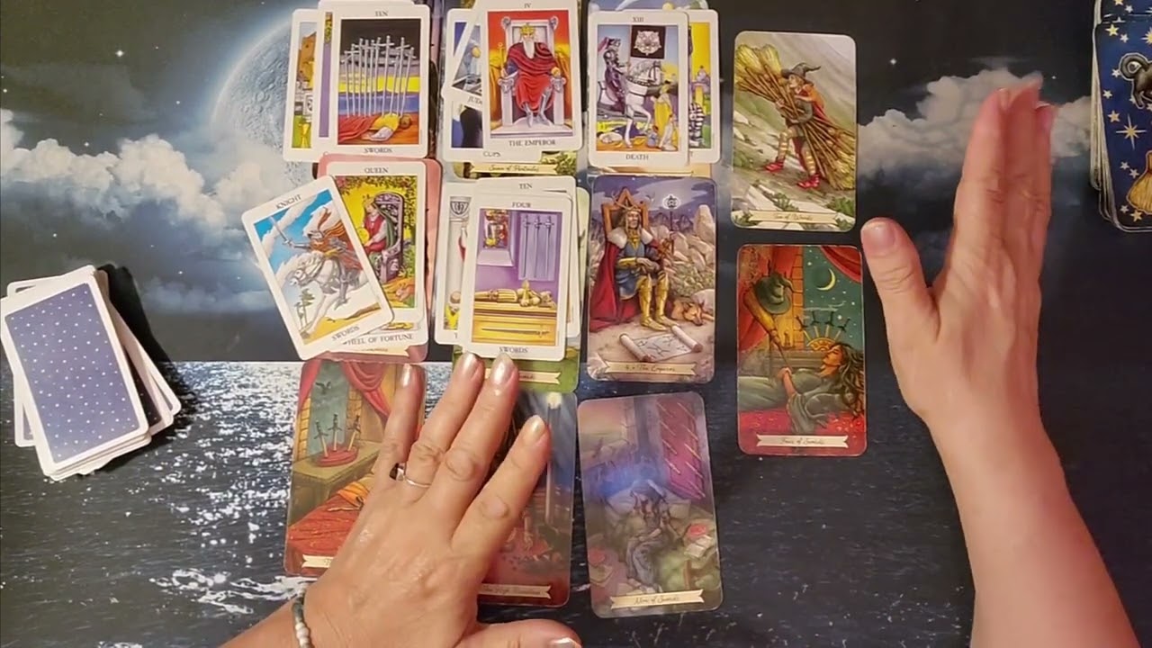 PISCES ♓️  SOMEBODY WANTS TO SAVE YOU FROM ALL OF THIS 💌💌💌