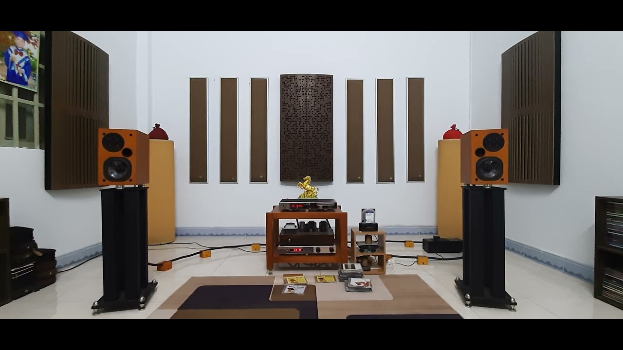 Usher 520 play drums