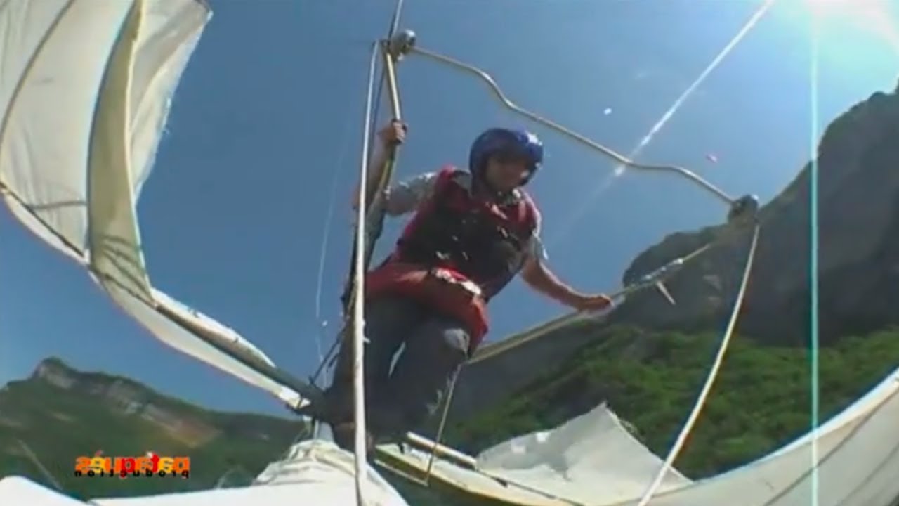 Deltaplane vs Basejump (2012)