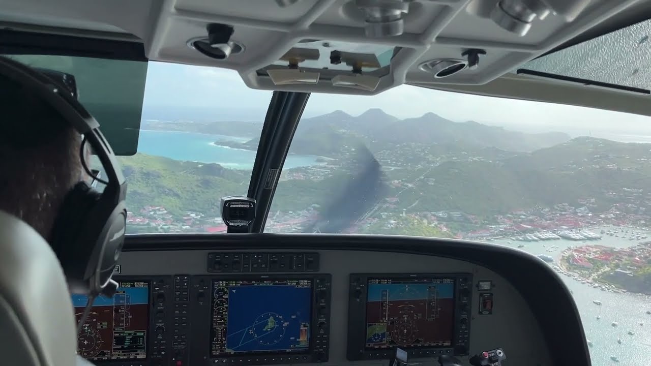 Saint Barthélemy Approach Cockpit View