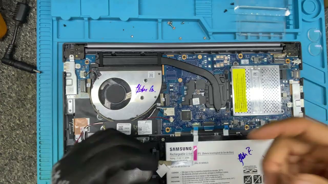 SAMSUNG NP550XDA, Não Liga, Liquido na Máquina (Resolvido) #samsung #notebook #placamae