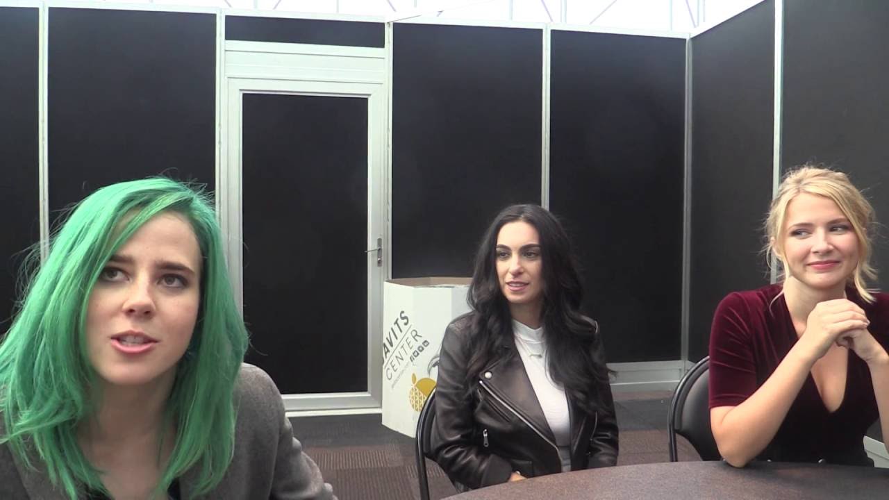 NYCC 2016: Comic Uno MTV's Sweet/Vicious Eliza Bennett, Taylor Dearden, Jennifer Robinson Interviews