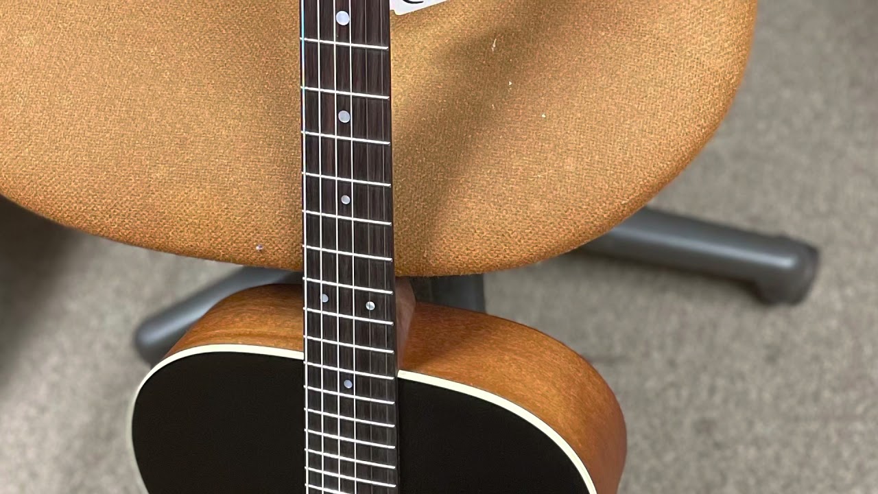 Looking for a Christmas gift for your favorite guitarist? (Martin 00017 Whiskey Sunset)