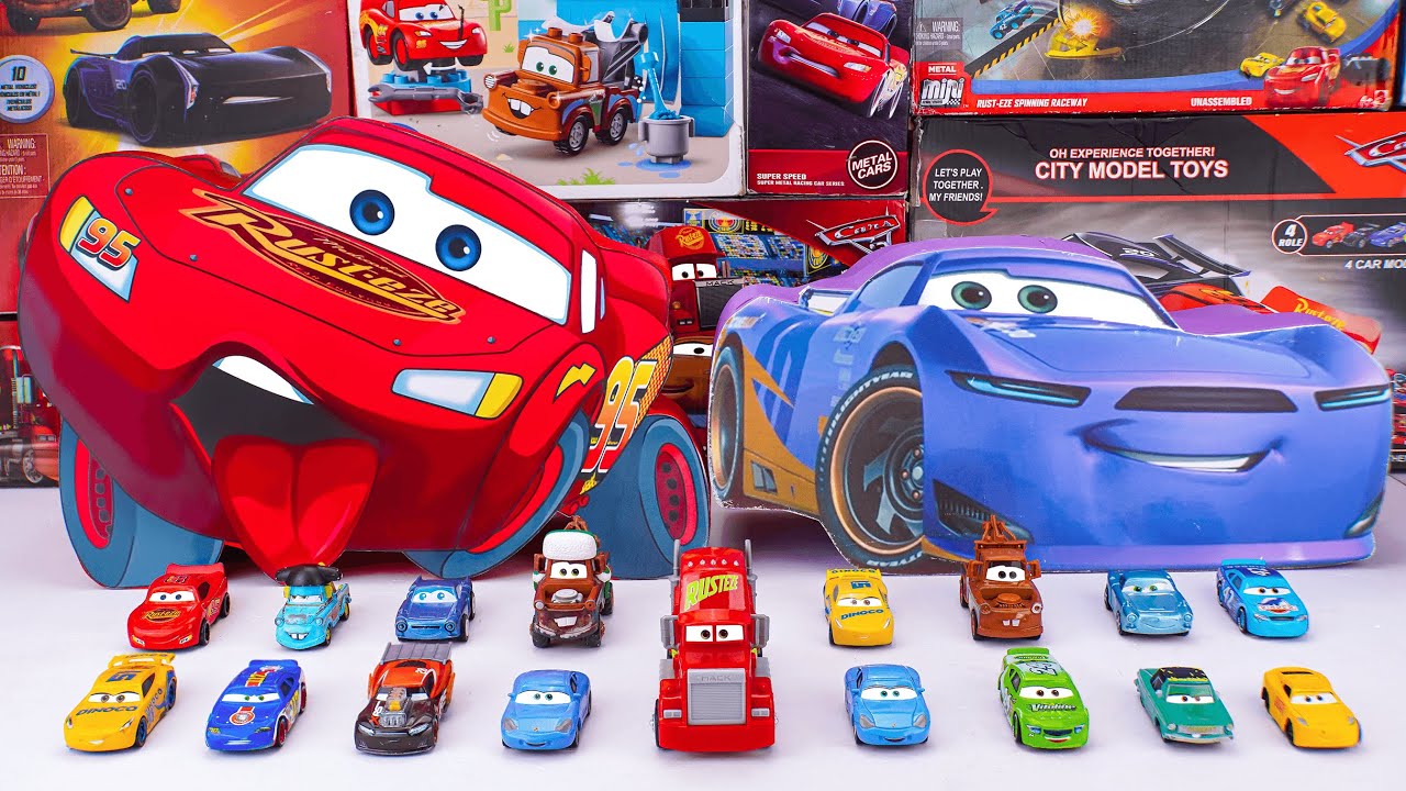 Disney Pixar Cars Ultimate Collection 🚗 Lightning McQueen, Cruz, Jackson Storm & Bus Central Garage