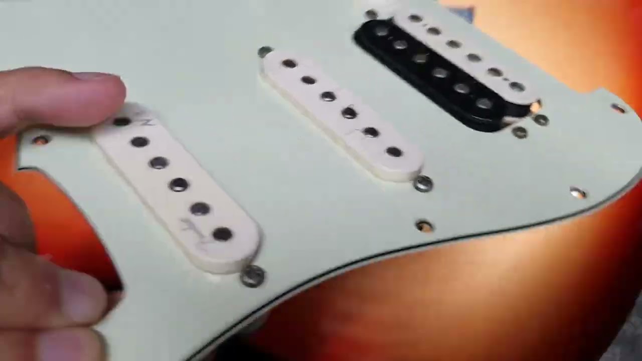 Review a fondo y desarme de esta Fender American Deluxe Stratocaster