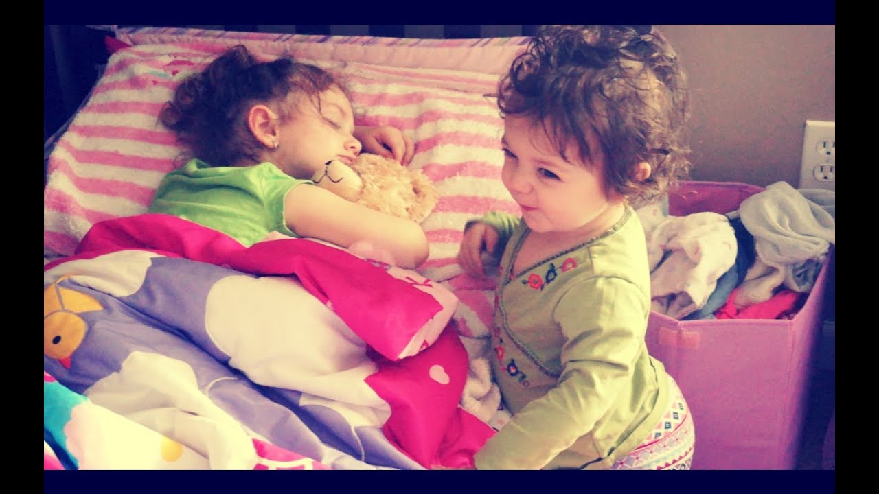 BABY WAKING UP HER BIG SISTER - TOO CUTE! ❤ Vicky's Daily Vlog ❤