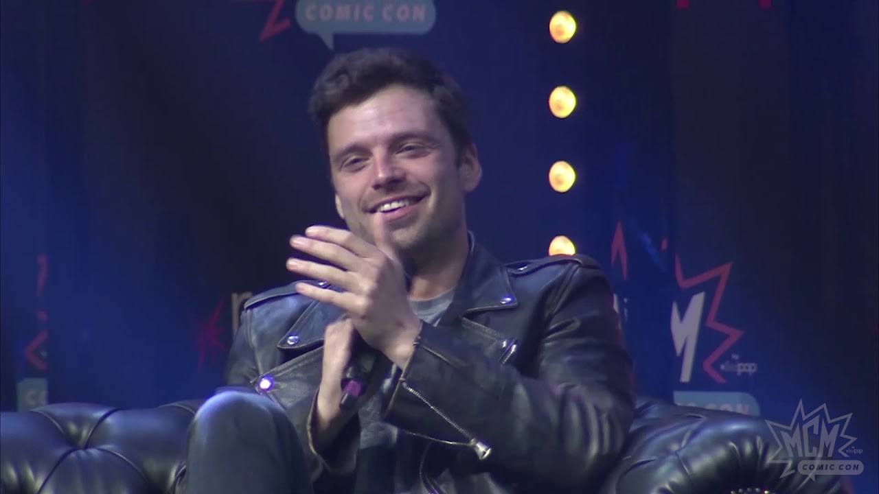 Tom Holland surprises Sebastian Stan at ComicCon 2019
