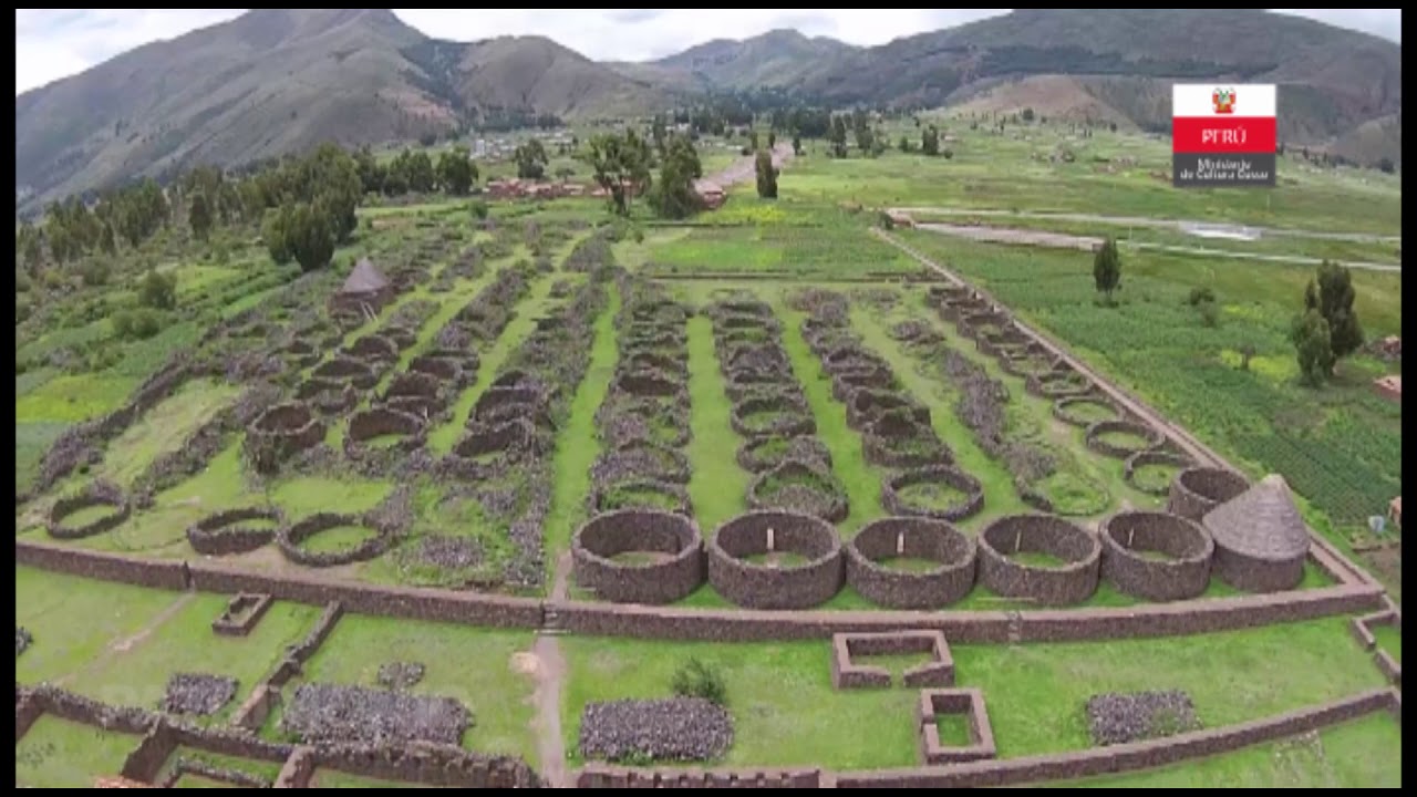Las Colcas de Raqchi