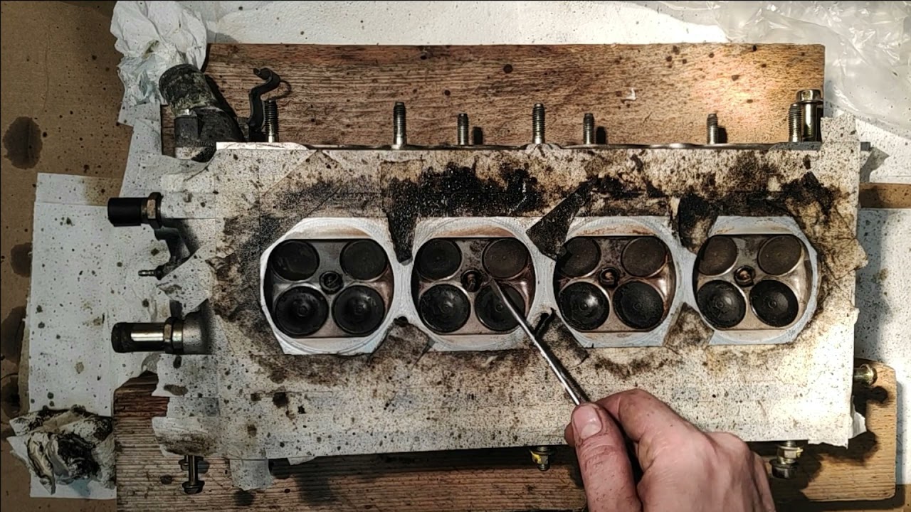 Limpieza de culata. Eliminar carbonilla y barnices sin dañarla.
