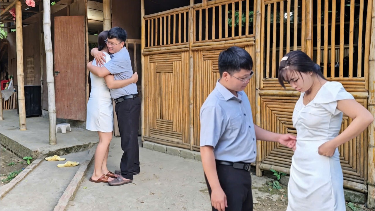 Thanh returned and bought a surprise gift for Yen Chi