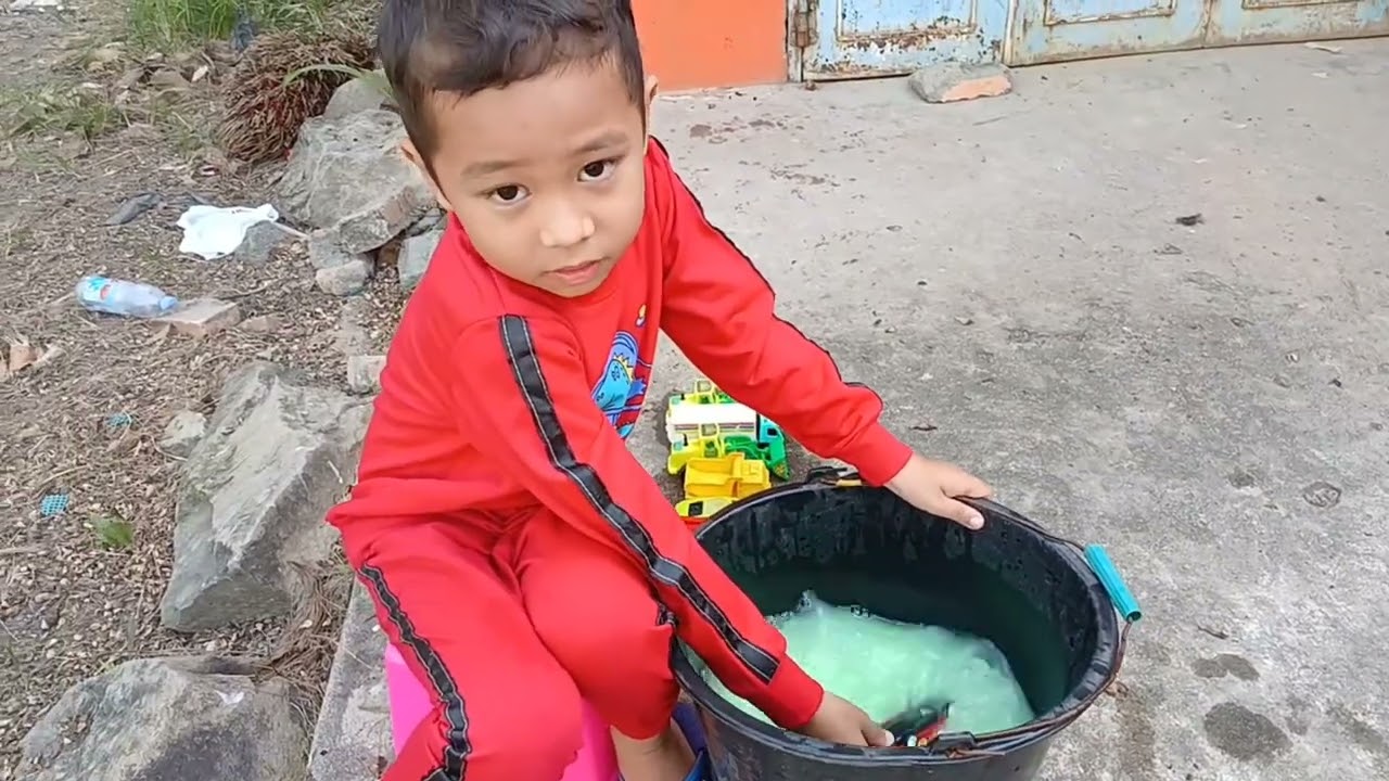 Menemuka mainan yang banyak 