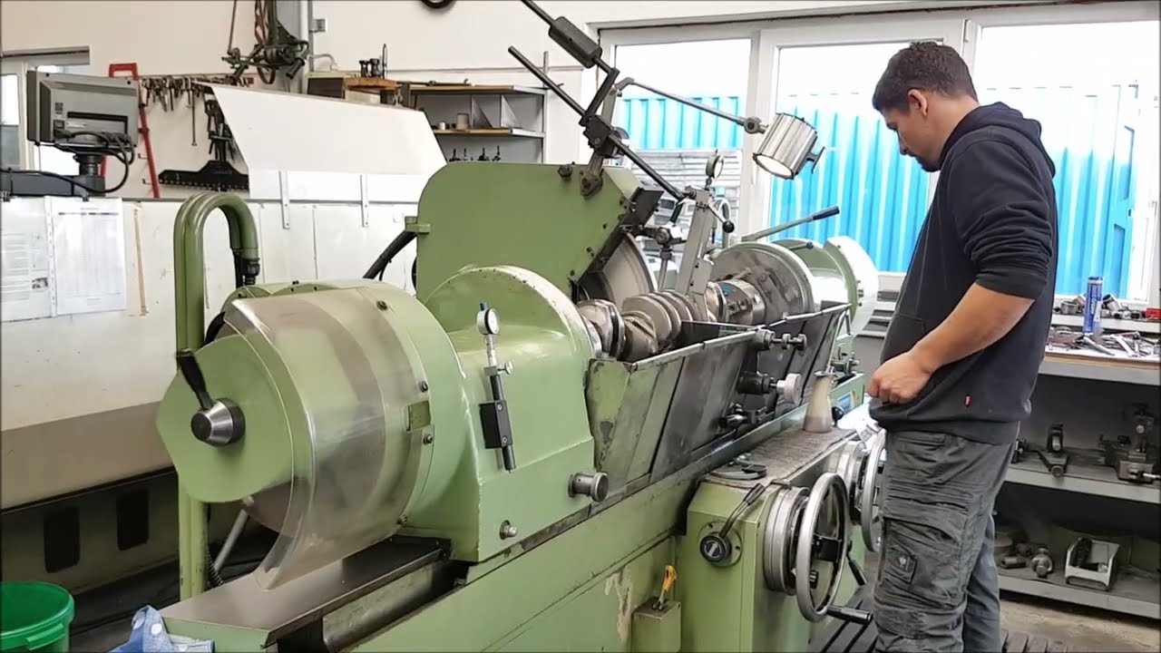 Kurbelwelle schleifen - crankshaft grinding bei Motorentechnik Mergens