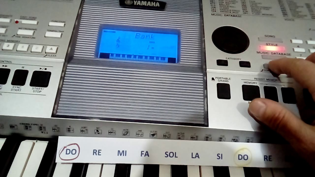 Usando a função de Memoria do Teclado Yamaha linhas PSR E403 E413 E423