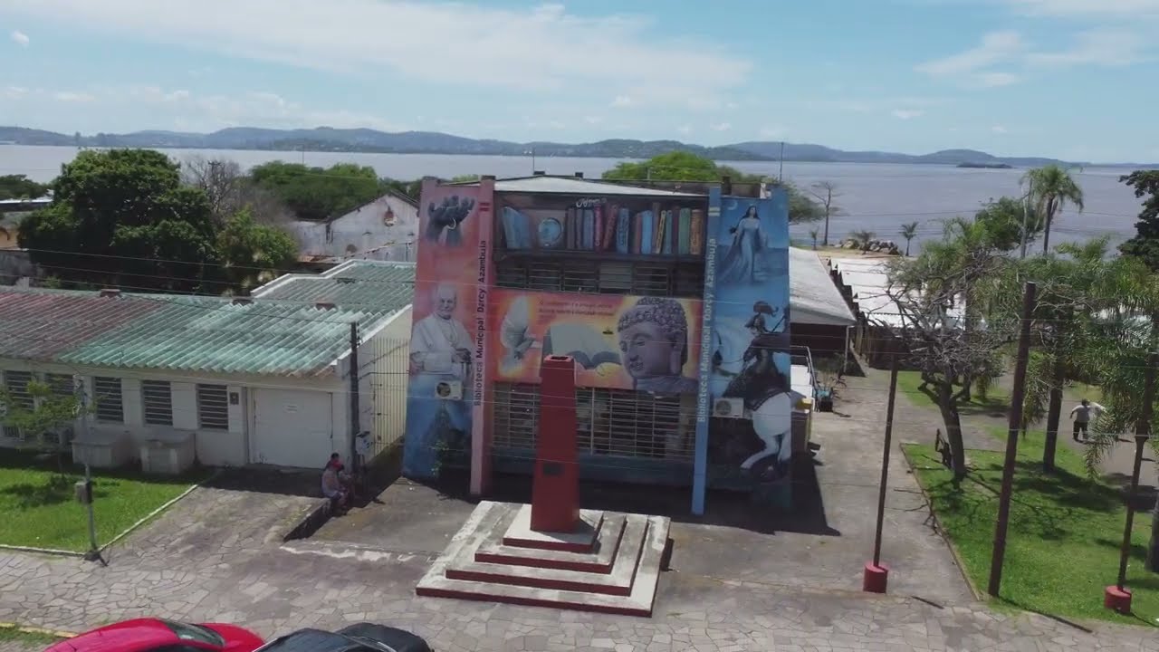 4K - Cidade: Guaíba/RS. Centro da cidade e destaque para o prédio da Justiça do Trabalho.