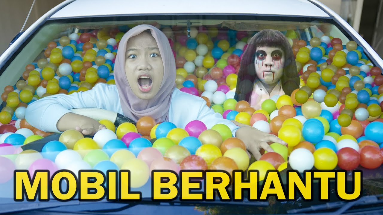 Dinda Terkunci Di Mobil Berhantu Penuh Bola