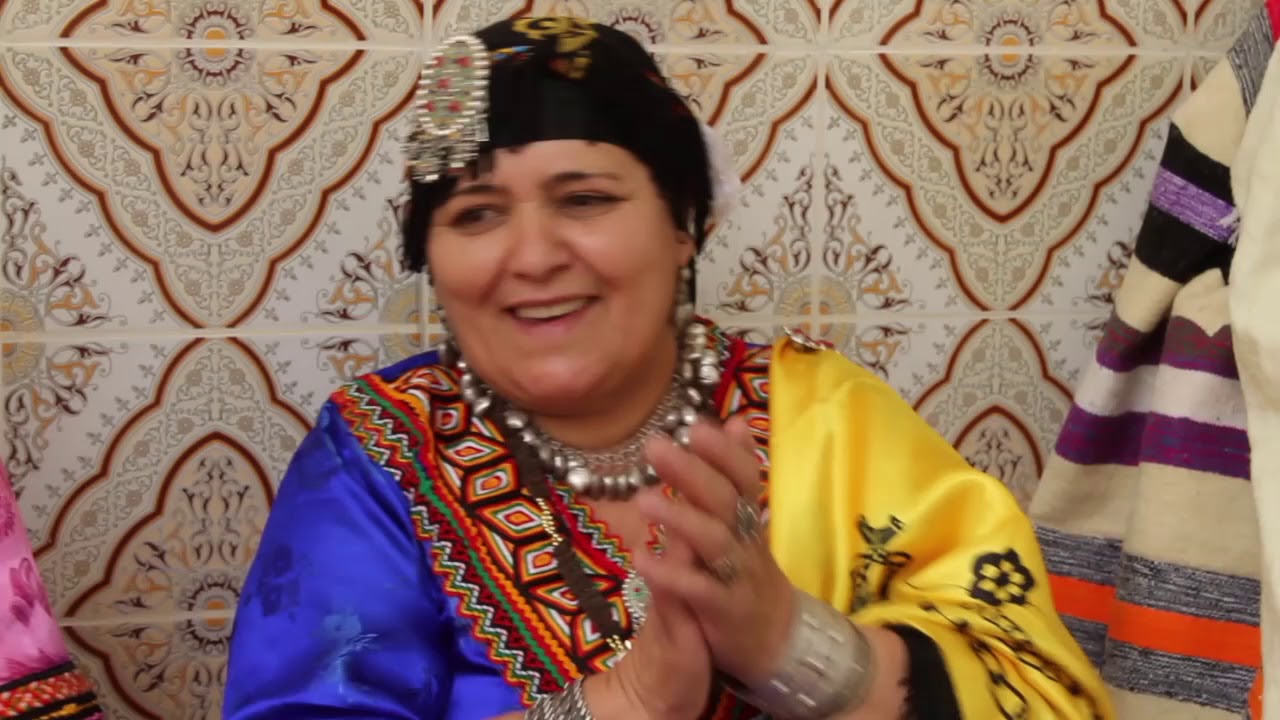 Na Huriya : Tarwa &Sigma;zizen felli -[ chant traditionnel de Kabylie ]