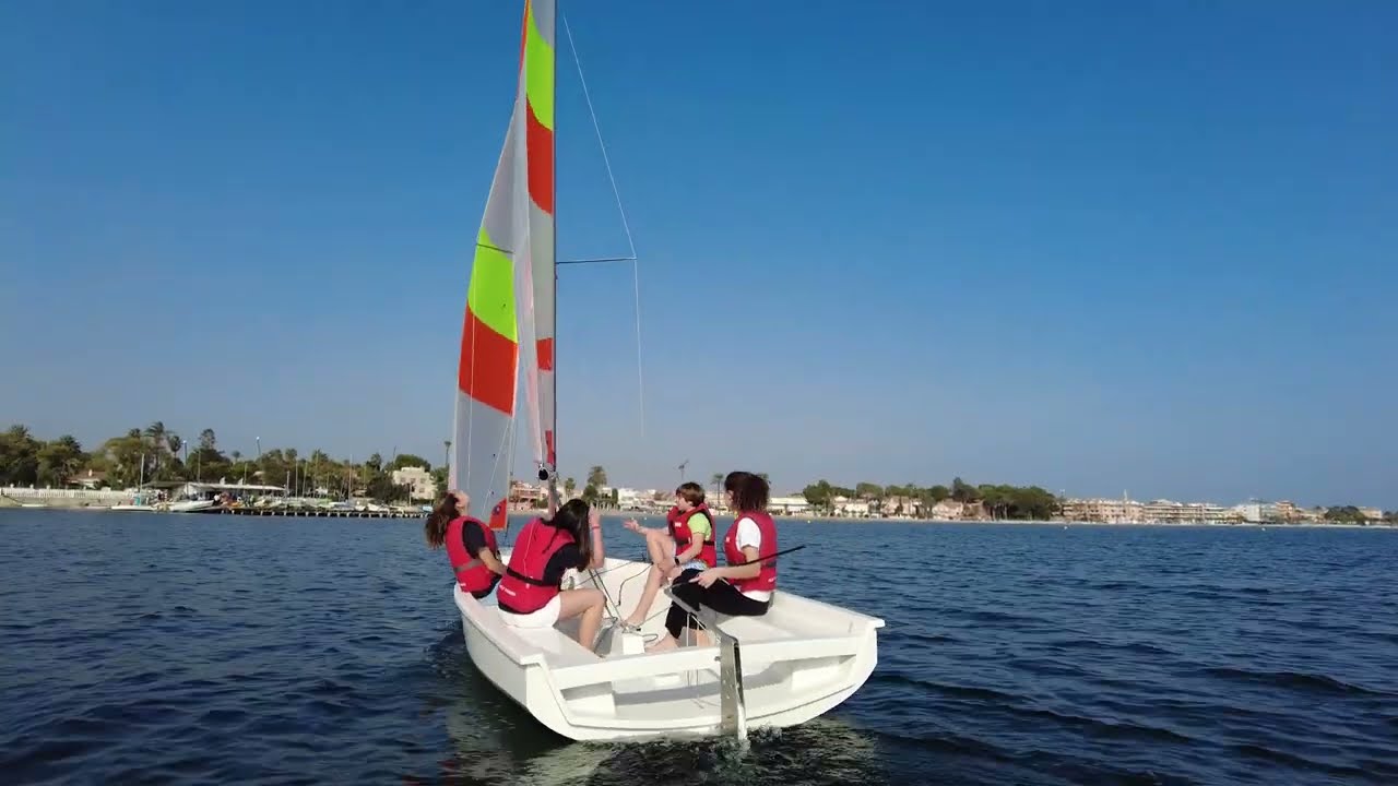 Nuevo velero para escuelas de vela. ( tucanito )