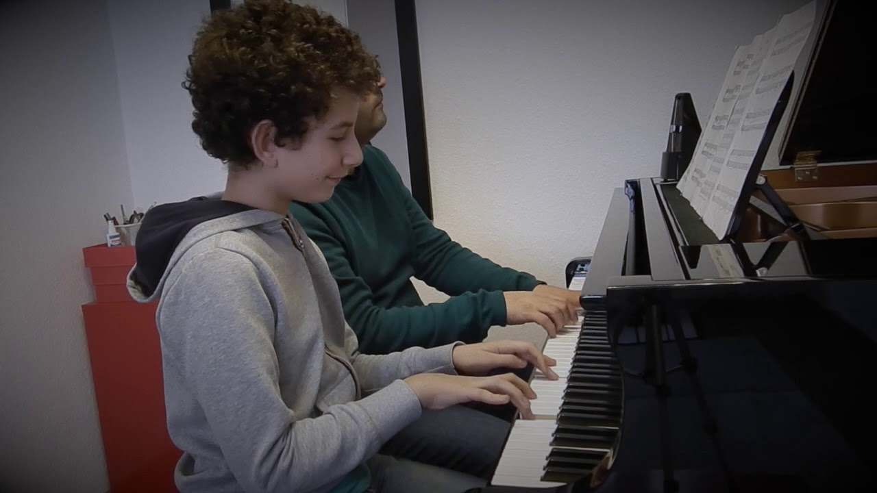 Daniel spielt Walzer in a-moll (Manfred Schmitz)
