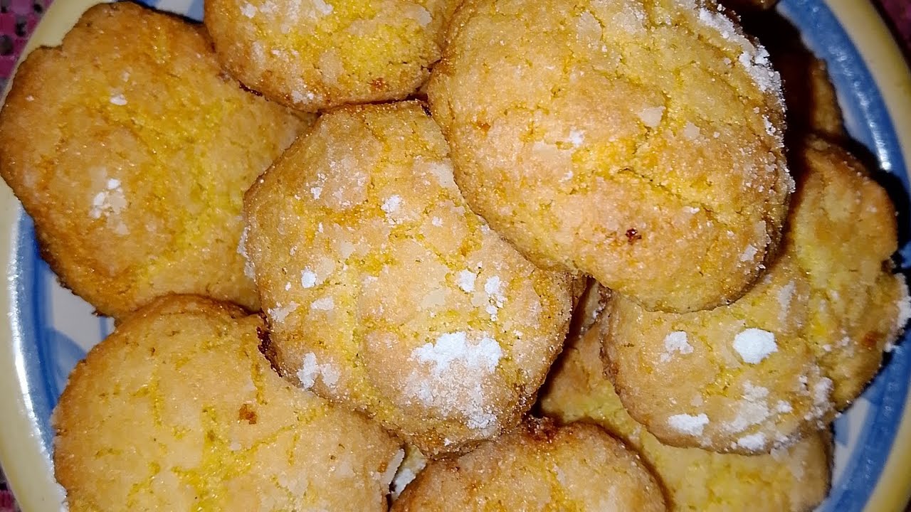 محبوبة الجميع😋غريبة السميدة ساهلة وتتجي هشيشة وتدوب فالفم 👌جربوها بالصحة والسلامة 💐
