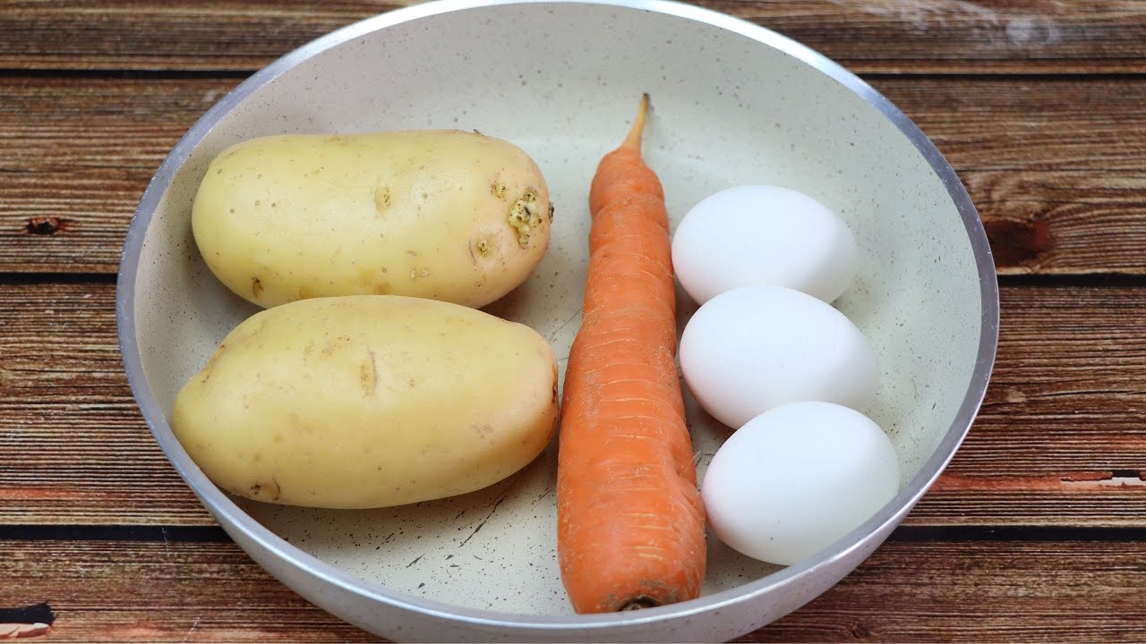 MISTUREI BATATAS, CENOURA E OVOS, VEJA QUE DELICIOSO QUE FICOU!