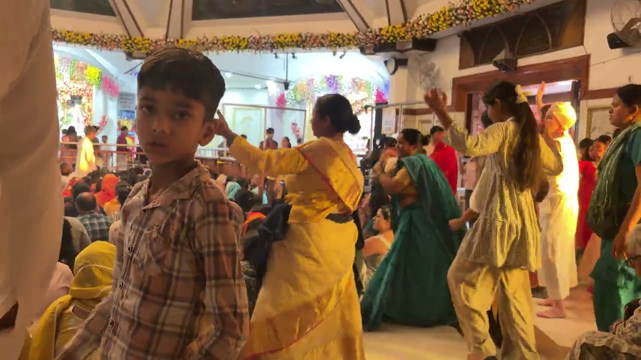 Divine Vibes at ISKCON East of Kailash | Hare Rama Hare Krishna Kirtan & Dance 🙏✨