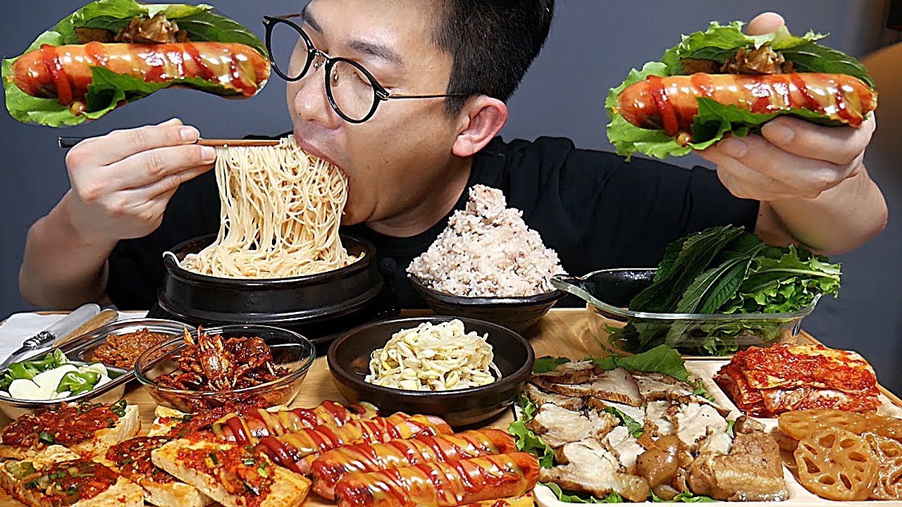 밥도둑 형님들 모셔왔습니다 집밥(home made food)수육,소세지,두부조림등등 먹방 MUKBANG EATING SHOW
