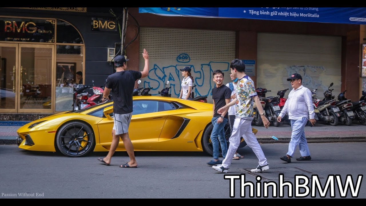 Mr. Cường và 4 chiếc Siêu Xe náo loạn Phố Đi Bộ Nguyễn Huệ thế nào ??