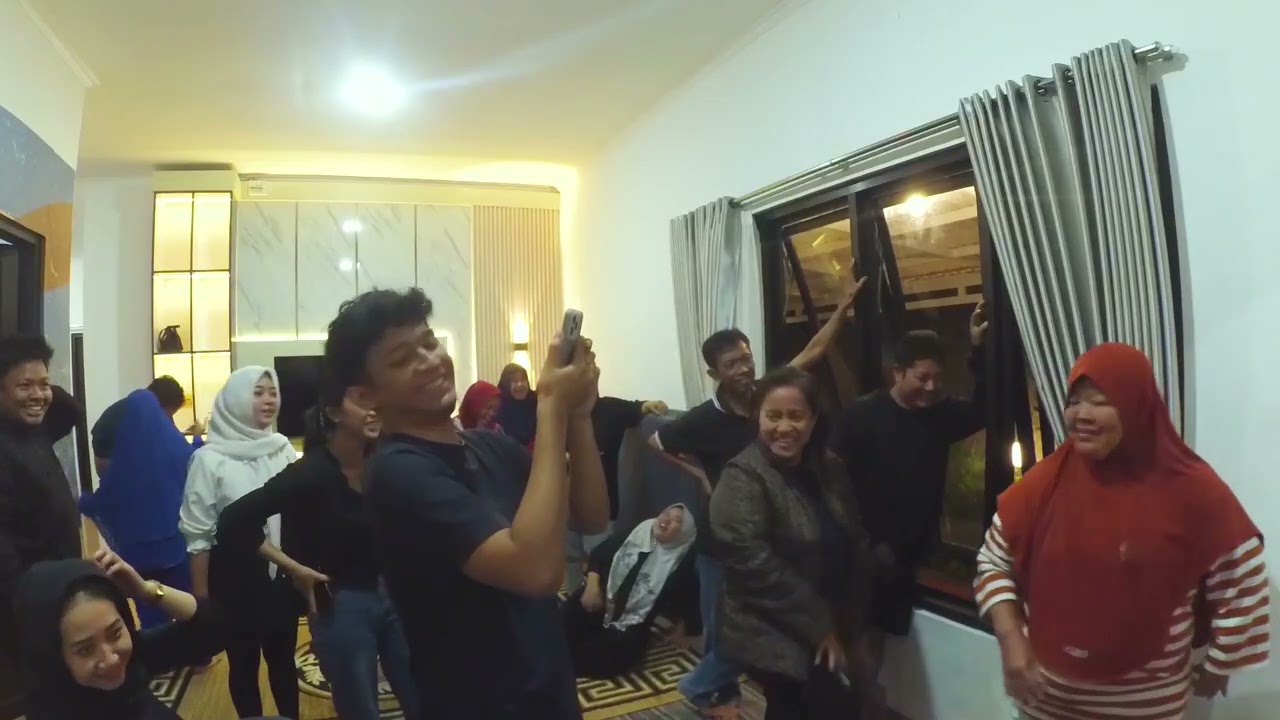 Latief family goes to tawangmangu