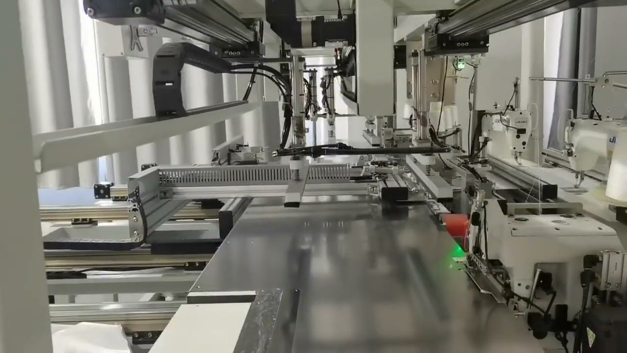 Lihua automated pillow-making machine，completes the production of one item every 5–6 seconds.