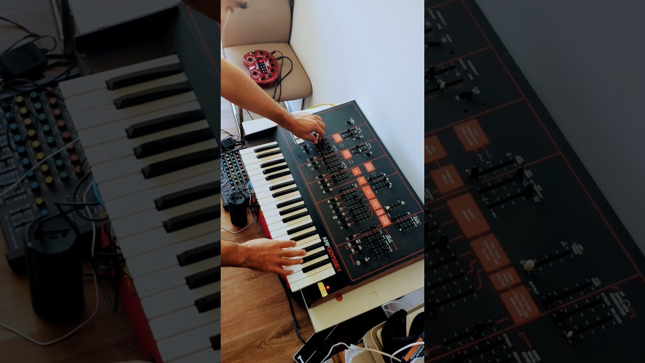 ARP Odyssey FM harmonics  (original) with delay from POD 2.0