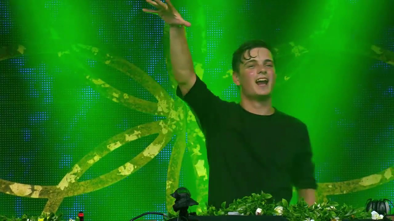 Martin Garrix & Pierce Fulton feat. Mike Shinoda - Waiting For Tomorrow (Tomorrowland 2016)