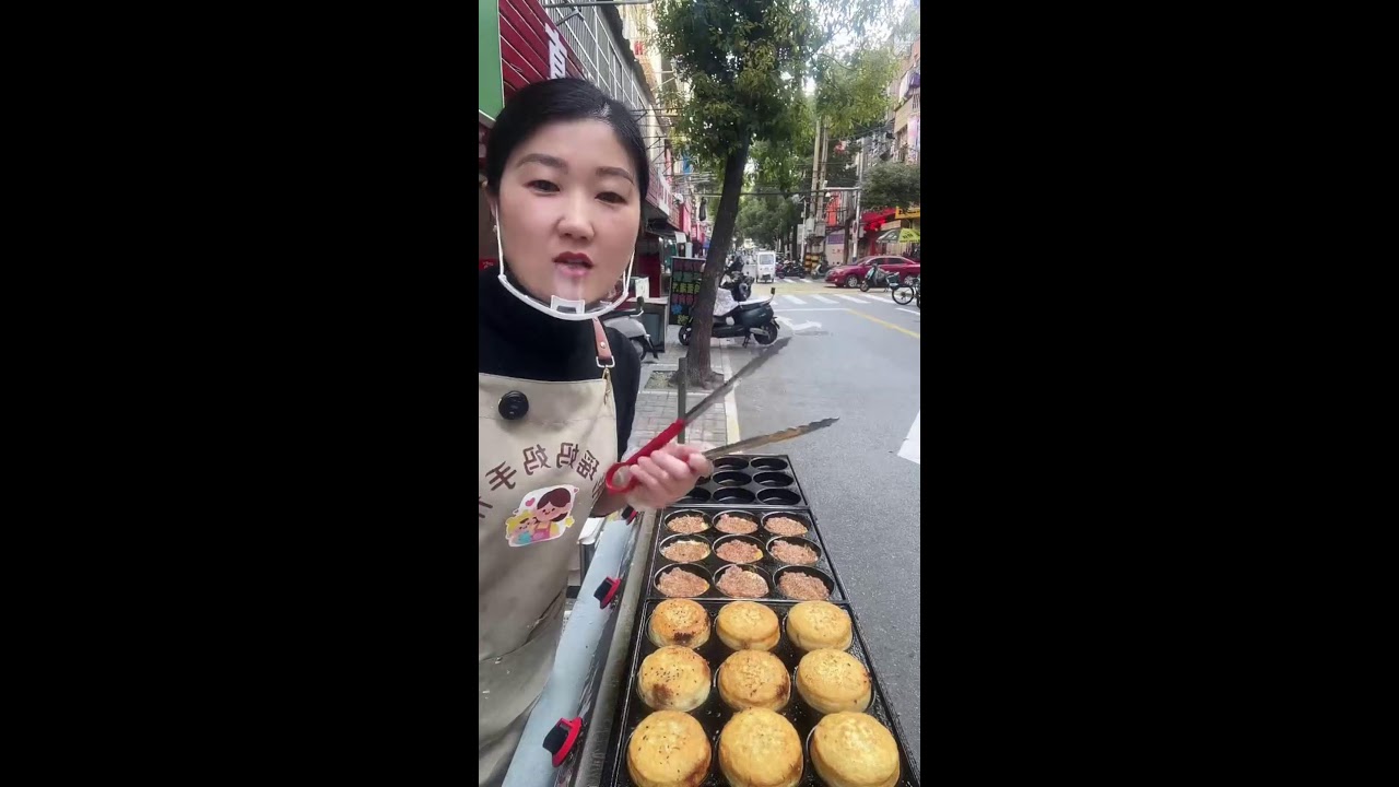 Delicious food live