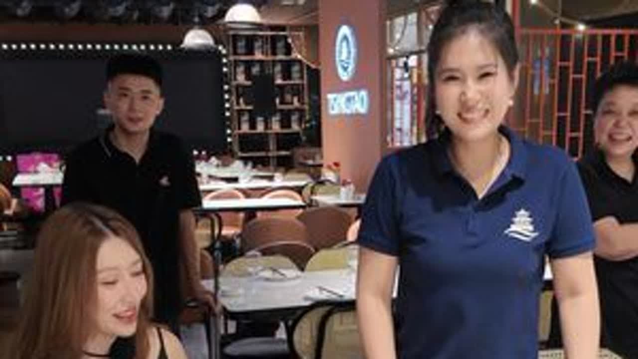 老北鼻60大寿，给老北鼻安排男模活跃气氛？#看一遍笑一遍 #一定要看到结尾 #60岁老北鼻#抖音商城