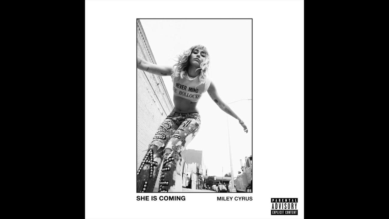 Miley Cyrus - Mother's Daughter (Empty Arena)