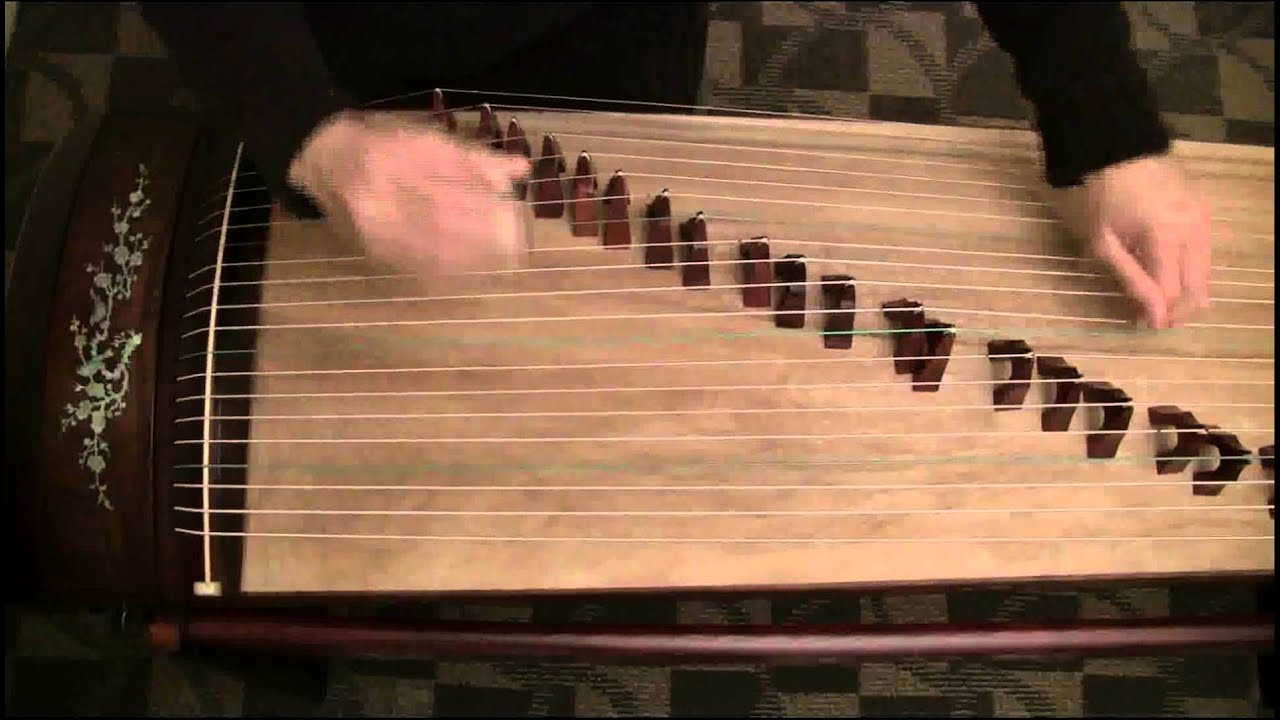 古箏: 妝台秋思 — 昭君出塞，獨坐妝台顧影自憐，懷念故國 Guzheng solo zither