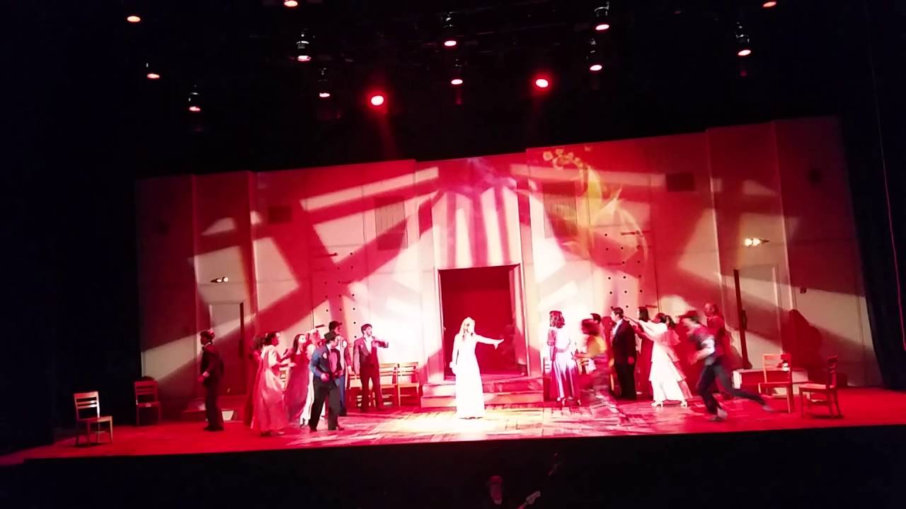 Carrie, the musical - Destruction