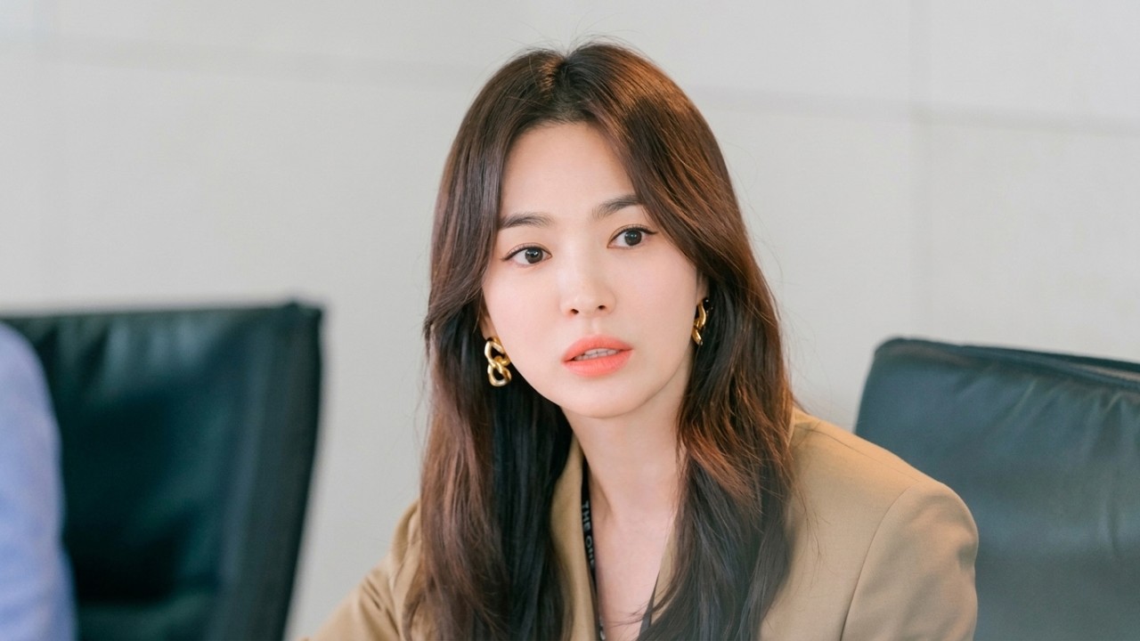 The Lucky Intern Wins Over the Female CEO