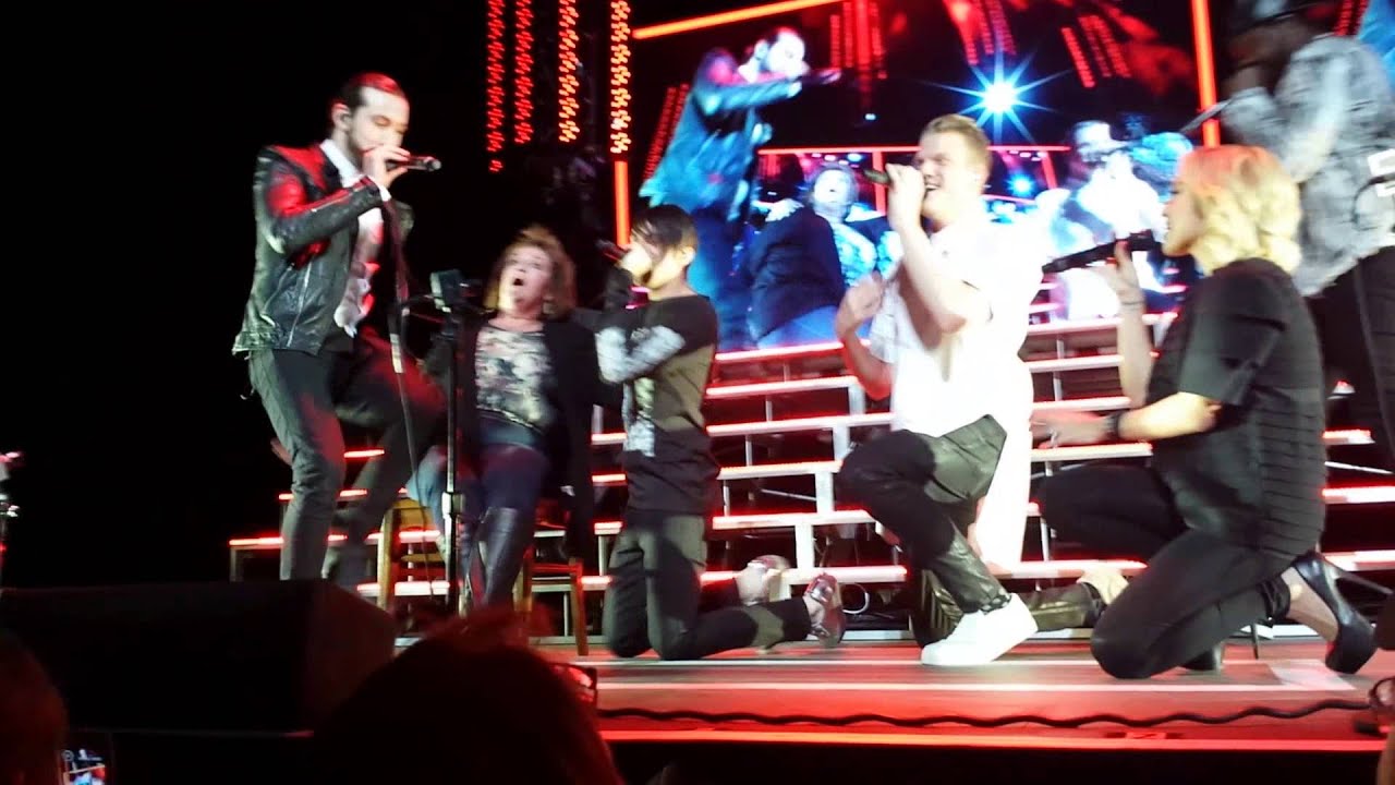 Best Pentatonix  Chair Girl Chicago Theater 3.8.15