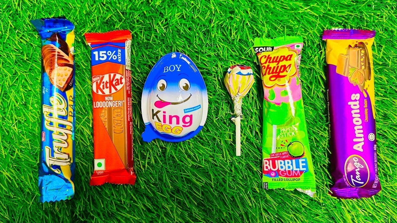 أشهر أنواع الحلوى بتقنية ASMR 🍭 | مصاصات قوس قزح، شوكولاتة، وأصوات فتح علب حلوة