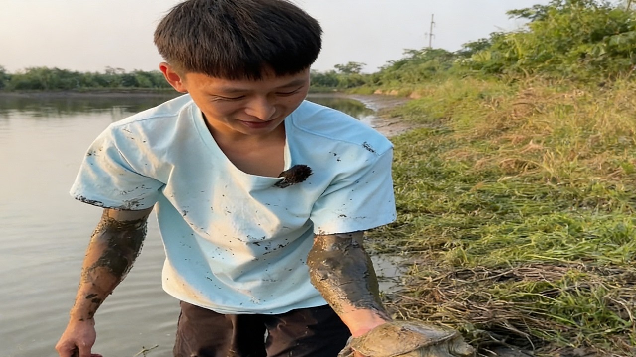 老闆娘這塘太猛了！鱔魚沒抓完，還上了只甲魚！#fishing #熱門