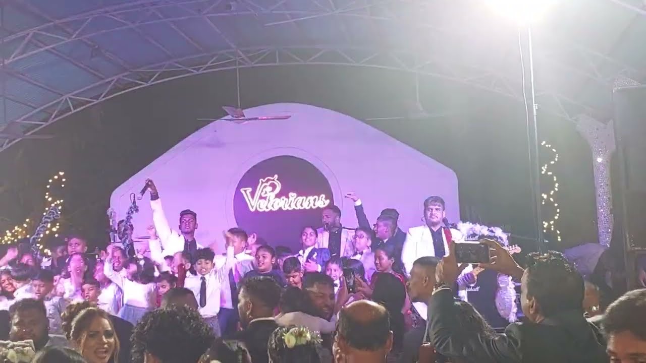 @the7notesband489  Sets the Stage on Fire with “Dukota” | Live Performance