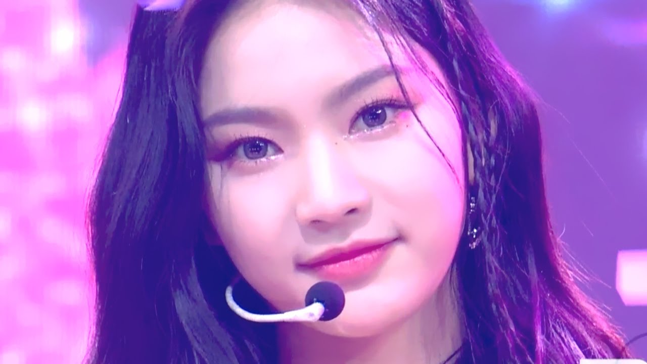 [K-MUSIC : HOT #39] STAYC(스테이씨ステイシー) - RUN2U @Music Bank 220304